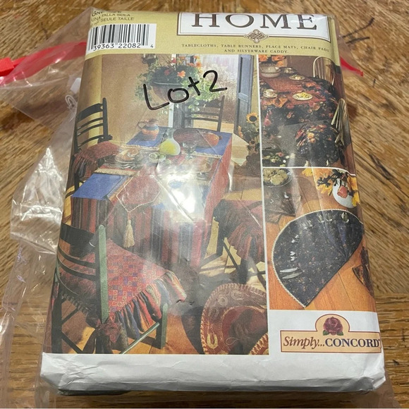 Lot Of 8 Simplicity and Simplicity Home Sewing Patterns - Picture 6 of 7